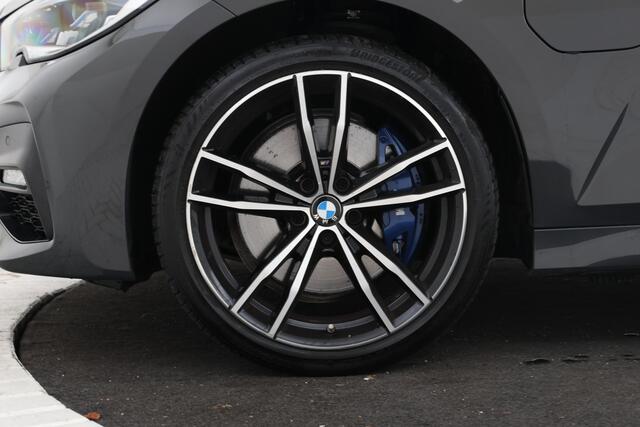 BMW 3-SERIE Touring 330e xDrive High Executive Panorama, M-Pakket, Trekhaak!
