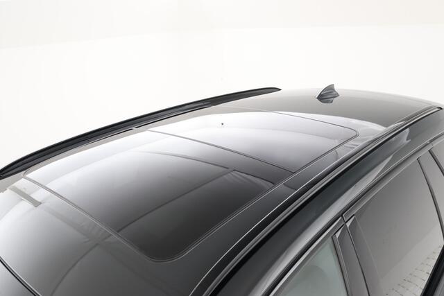 BMW 3-SERIE Touring 330e xDrive High Executive Panorama, M-Pakket, Trekhaak!