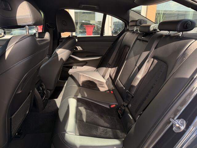 BMW 3-SERIE 320i M-Sport | Cruise | M Zetels | Apple Carplay | Navi | Sfeerverlichting |
