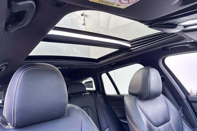 BMW 3-SERIE Touring M340i xDrive High Executive Individual / Adaptief M onderstel / Harman Kardon / Glazen Panoramadak / Elektrisch verstelbare stoelen / Laserlicht / Interieurvoorverwarming / Trekhaak Zwenkbaar / 19"Inch / Citrinschwarz ii Individual – foto 7