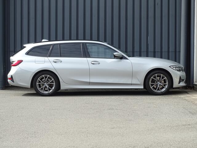 BMW 3-SERIE Touring 318i Executive Edition Sportline