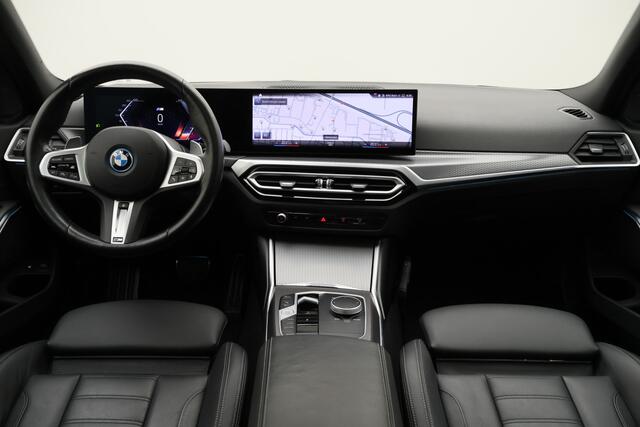 BMW 3-SERIE Touring 320e Leer, Panoramadak, ACC, Camera, Verwarmd Stuurwiel, LED, Apple Carplay, 19'' – foto 2