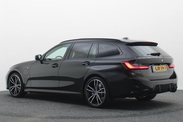 BMW 3-SERIE Touring 320e Leer, Panoramadak, ACC, Camera, Verwarmd Stuurwiel, LED, Apple Carplay, 19'' – foto 3