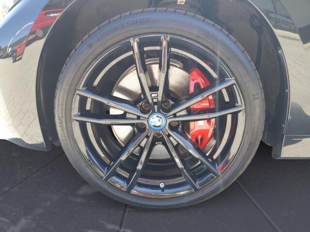 BMW 3-SERIE Touring 330e xDrive M-SPORT ** LED, LEDER, PANO, TREKH HuD, ALARM, 19-inch LMV ** 1e EIG - Vol. BMW Onderh. ** ** INFORMEER OOK NAAR ONZE AANTREKKELIJKE FINANCIAL-LEASE TARIEVEN **