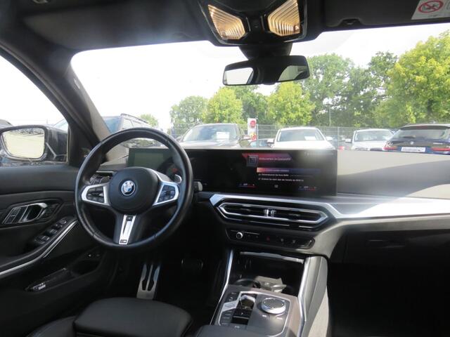 BMW 3-SERIE Touring 330e M-SPORT (LCI) ** LED, PANO, TREKH, H&K SOUND, HuD, 19-inch LMV ** UNFALLFREI - Vol. BMW Onderh. ** * INFORMEER OOK NAAR ONZE AANTREKKELIJKE FINANCIAL-LEASE TARIEVEN **