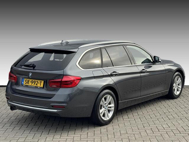 BMW 3-SERIE Touring 318i Edition Luxury Line Purity Executive NL-AUTO | LEDER | STOELVERWARMING | NAVI