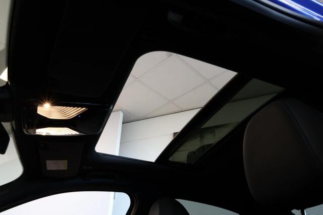 BMW 3-SERIE 330e M Sport Portimao Blau Schuifdak Laserlight Head-Up Harman Kardon Adaptief M-onderstel 19 791M Memory Com