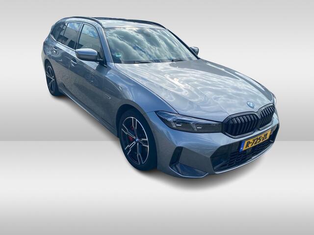BMW 3-SERIE Touring 330e / SoH 88,5% / Trekhaak / Panoramadak / Camera / Head-up / 18'' / Keyless / Laser LED / Sfeerverlichting / Stoelverwarming / Dodehoek / DAB / ACC – foto 3