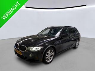 BMW 3-SERIE Touring 318i NL-AUTO | PANODAK | PDC | C