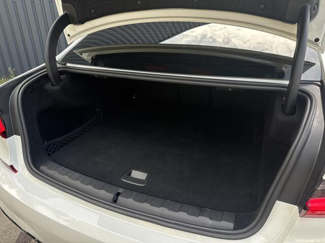 BMW 3-SERIE 330e M Sport 292 pk Laser, PANO, Memory, Dodehoek