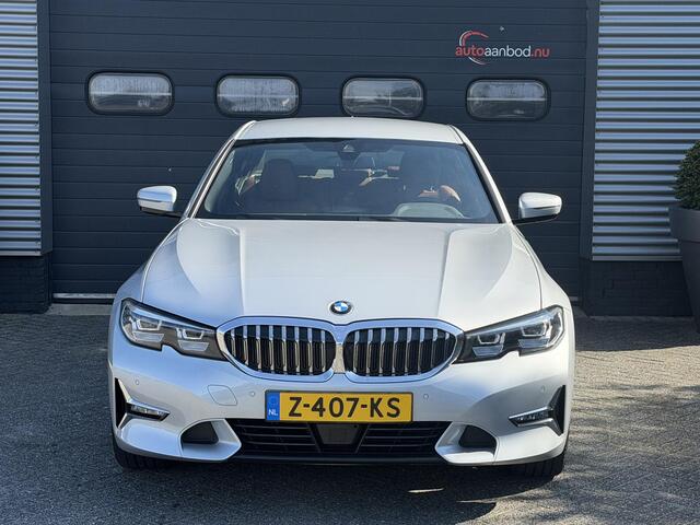 BMW 3-SERIE 330e High Executive | Camera | Navigatie | Memory Stoelen | Lederen Bekleding | Stoelverwarming |