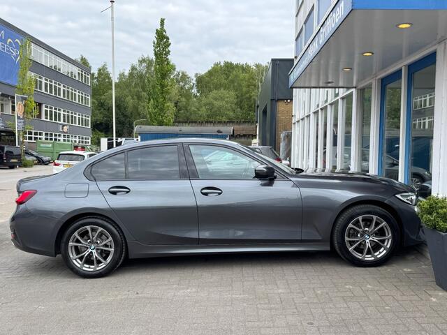 BMW 3-SERIE 318i Executive Edition Sport Line I LED I Carplay I Sportstoelen