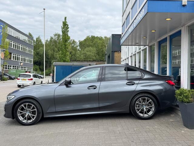 BMW 3-SERIE 318i Executive Edition Sport Line I LED I Carplay I Sportstoelen