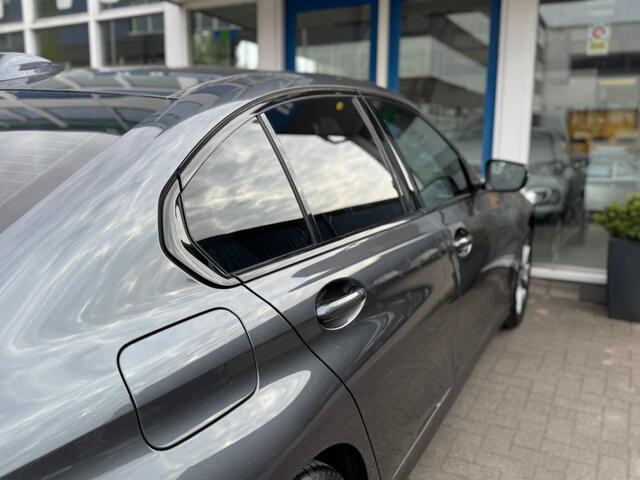 BMW 3-SERIE 318i Executive Edition Sport Line I LED I Carplay I Sportstoelen
