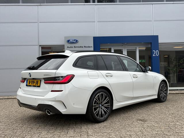 BMW 3-SERIE Touring 330e High Executive M-Sport Full Options | PANO I LED I Sportstoelen I Adapt Cruise I Head-Up I 18"LM |