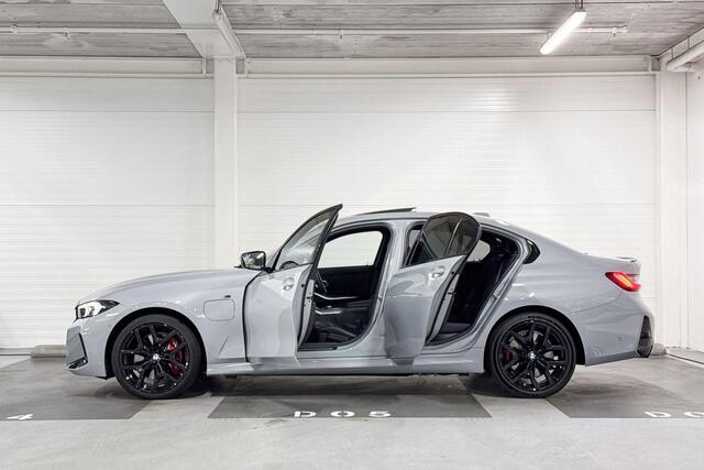 BMW 3-SERIE Sedan 330e | M-Sport Pro | Schuif-/kantel dak | Comfort Access | Harman/Kardon | Stoelverwarming