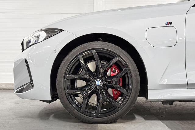 BMW 3-SERIE Sedan 330e | M-Sport Pro | Schuif-/kantel dak | Comfort Access | Harman/Kardon | Stoelverwarming