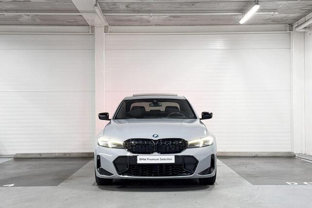 BMW 3-SERIE Sedan 330e | M-Sport Pro | Schuif-/kantel dak | Comfort Access | Harman/Kardon | Stoelverwarming