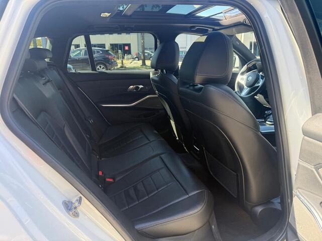 BMW 3-SERIE Touring 330d xDrive High Executive |Leer|Pano|