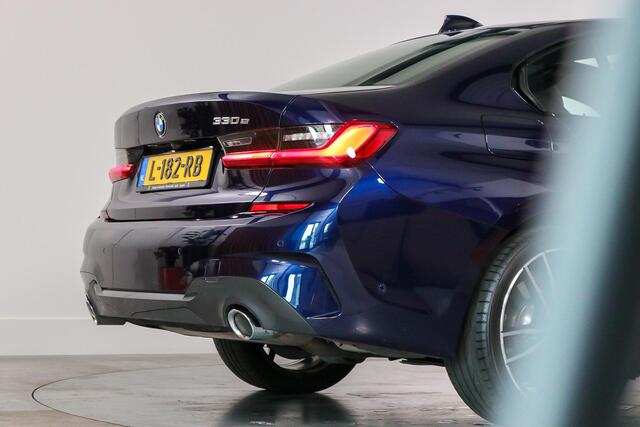 BMW 3-SERIE 330e M-sport, Laser, Panoramadak, H&K, Memory, HUD, ACC, Vol met opties!