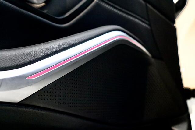 BMW 3-SERIE 320e M Sport|Leder|Ambient|NL