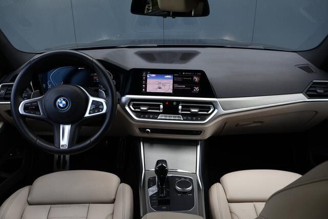 BMW 3-SERIE Touring 320e M-Sport Business Edition Plus | 96% soh! | 50 Jahre | Trekhaak | Stoelverwarming | Camera | Leer | DAB+