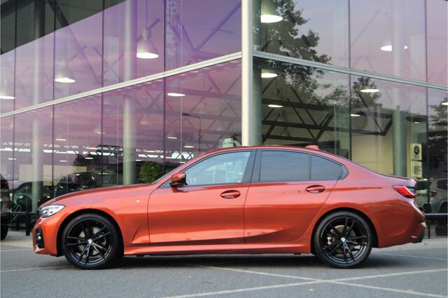 BMW 3-SERIE 320i M Sport Automaat / Sportstoelen / Comfort Access / Harman Kardon / Stoelverwarming / Live Cockpit Professional