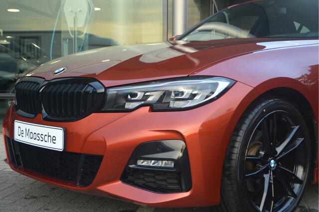BMW 3-SERIE 320i M Sport Automaat / Sportstoelen / Comfort Access / Harman Kardon / Stoelverwarming / Live Cockpit Professional