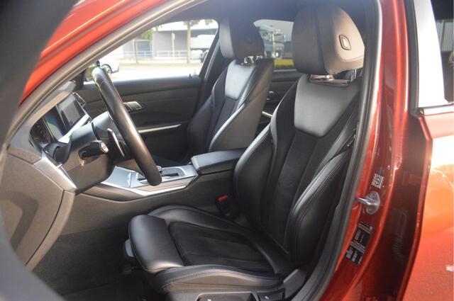 BMW 3-SERIE 320i M Sport Automaat / Sportstoelen / Comfort Access / Harman Kardon / Stoelverwarming / Live Cockpit Professional