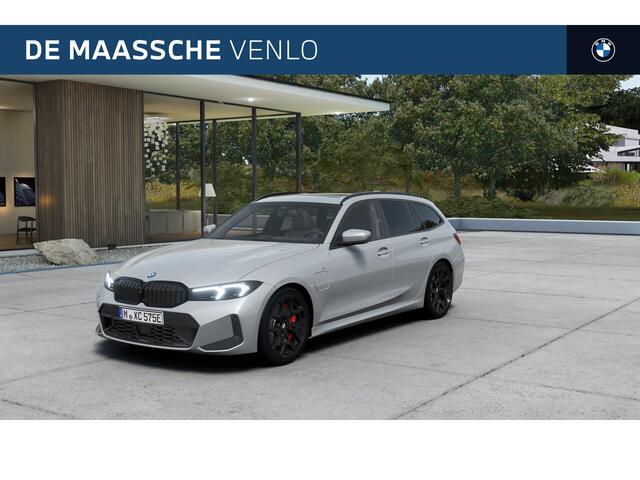 BMW 3-SERIE Touring 330e M Sport Automaat / Panoramadak / Trekhaak / Sportstoelen / Active Cruise Control / Adaptieve LED / Parking Assistant Plus / Stuurverwarming