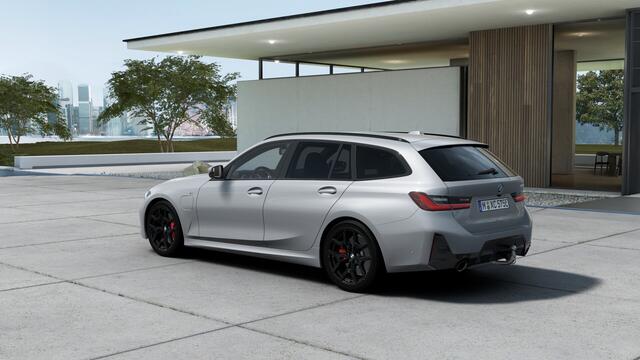 BMW 3-SERIE Touring 330e M Sport Automaat / Panoramadak / Trekhaak / Sportstoelen / Active Cruise Control / Adaptieve LED / Parking Assistant Plus / Stuurverwarming
