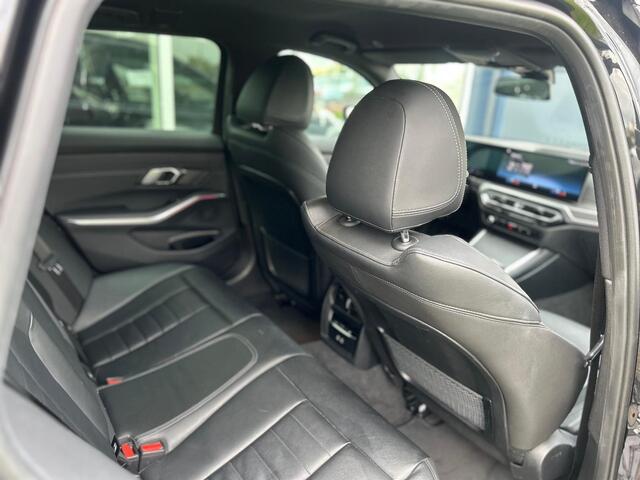 BMW 3-SERIE Touring 330i M Sport |NAP|BTW|Widescreen