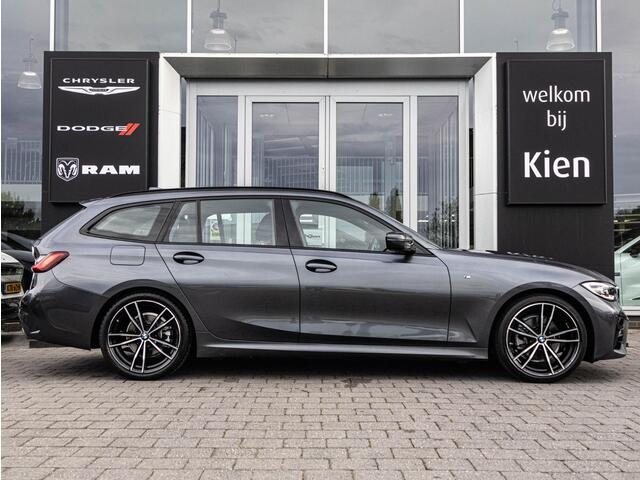 BMW 3-SERIE Touring 320i High Executive Edition | Pano | Luxe Lederen Bekleding | Stoelverwarming | ACC | PDC |