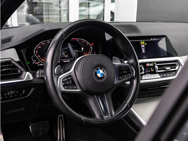 BMW 3-SERIE Touring 320i High Executive Edition | Pano | Luxe Lederen Bekleding | Stoelverwarming | ACC | PDC |