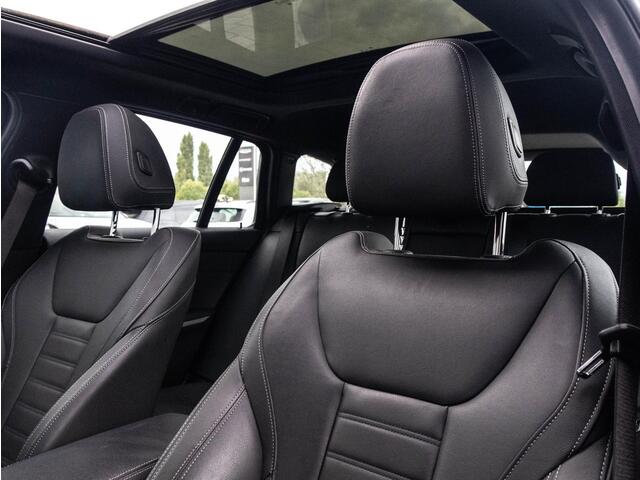 BMW 3-SERIE Touring 320i High Executive Edition | Pano | Luxe Lederen Bekleding | Stoelverwarming | ACC | PDC |