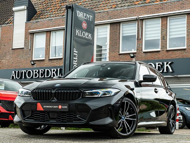 BMW 3-SERIE Touring 330e xDrive PANO LASER LED HARMAN KARDON CAMERA 19 INCH ELEK TREKHAAK