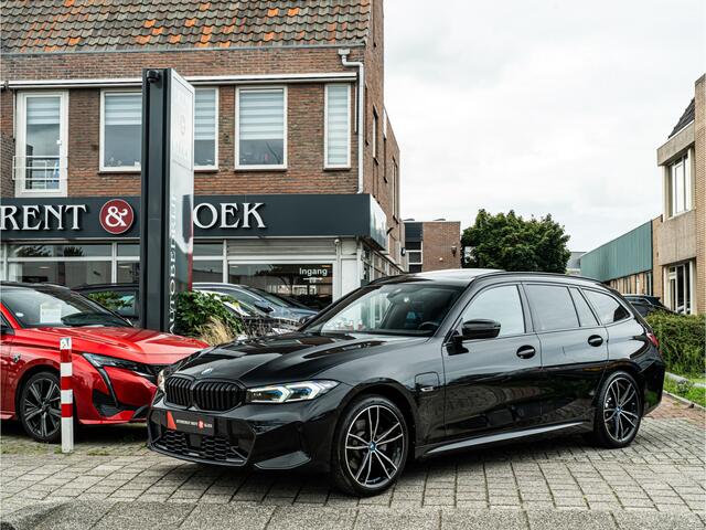 BMW 3-SERIE Touring 330e xDrive PANO LASER LED HARMAN KARDON CAMERA 19 INCH ELEK TREKHAAK