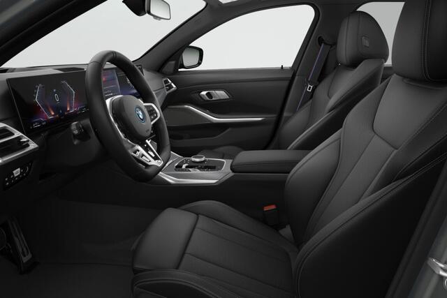 BMW 3-SERIE Touring 330e M Sport Edition | M Sportpakket Pro | Innovation Pack | Comfort Pack | Trekhaak