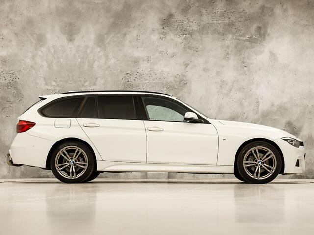 BMW 3-SERIE 320i xDrive M Sport High Executive 320Pk Automaat (PANORAMADAK, M PAKKET, DEALER ONDERHOUDEN, MEMORY SEAT, COGNAC LEDER, CAMERA, VIRTUAL COCKPIT, GETINT GLAS, TREKHAAK, ADAPTIVE CRUISE, NIEUWSTAAT)