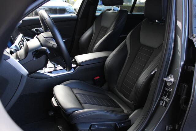 BMW 3-SERIE Touring 318i Executive Sport Line Automaat / Trekhaak / Sportstoelen / Achteruitrijcamera / Live Cockpit Professional / PDC