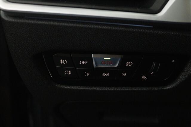 BMW 3-SERIE Touring 330e Edition M Sport Plus (PANORAMADAK, STOELVERWARMING, CARPLAY, CAMERA, DEALER ONDERHOUDEN)
