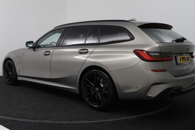 BMW 3-SERIE Touring 330e Edition M Sport Plus (PANORAMADAK, STOELVERWARMING, CARPLAY, CAMERA, DEALER ONDERHOUDEN)