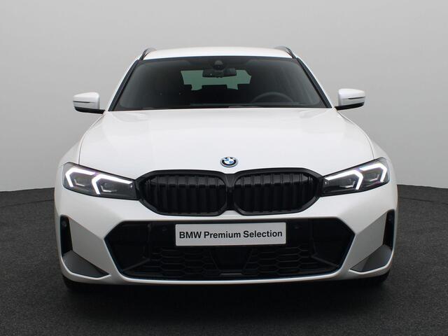 BMW 3-SERIE Touring 330e M Sport Edition | M Sportpakket Pro | Innovation Pack | Comfort Pack | Stuurwielrand verwarmd | Trekhaak | Driving Assistant | Active Cruise Control | Harman Kardon | 19''