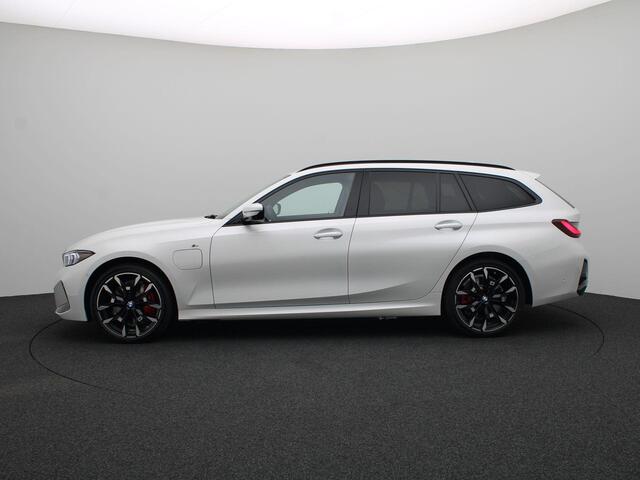 BMW 3-SERIE Touring 330e M Sport Edition | M Sportpakket Pro | Innovation Pack | Comfort Pack | Stuurwielrand verwarmd | Trekhaak | Driving Assistant | Active Cruise Control | Harman Kardon | 19''