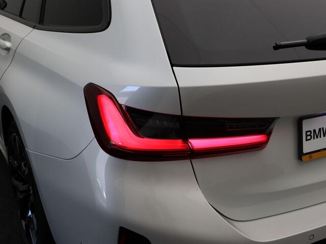 BMW 3-SERIE Touring 330e M Sport Edition | M Sportpakket Pro | Innovation Pack | Comfort Pack | Stuurwielrand verwarmd | Trekhaak | Driving Assistant | Active Cruise Control | Harman Kardon | 19''