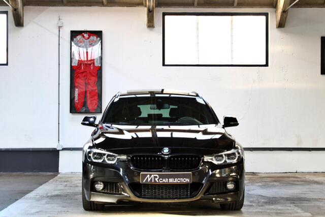 BMW 3-SERIE Touring 318i High Executive M Sport | 19" | HUD | Panoramadak | Trekhaak | NL Geleverd