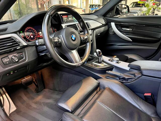 BMW 3-SERIE Touring 318i High Executive M Sport | 19" | HUD | Panoramadak | Trekhaak | NL Geleverd