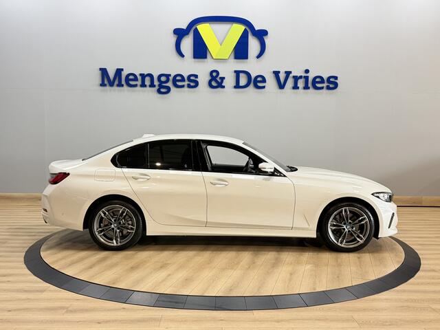 BMW 3-SERIE 320e Incl garantie! | Airco ECC | Mokka Leer | Camera | Sportstoelen | Apple Carplay Android Auto | Cruise Control | 18" Velgen | Isofix | NAP |