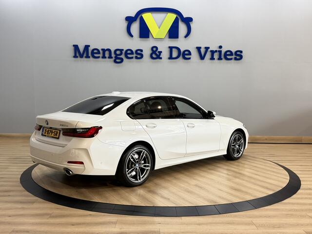 BMW 3-SERIE 320e Incl garantie! | Airco ECC | Mokka Leer | Camera | Sportstoelen | Apple Carplay Android Auto | Cruise Control | 18" Velgen | Isofix | NAP |