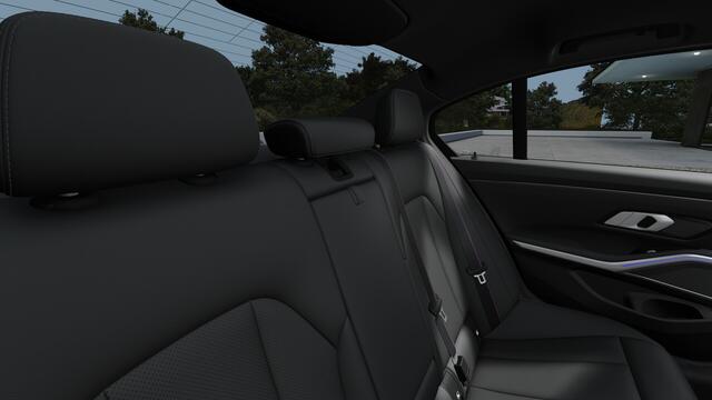 BMW 3-SERIE 330e M Sport Automaat / Schuif-kanteldak / Trekhaak / Sportstoelen / Achteruitrijcamera / Active Cruise Control / Adaptieve LED / Comfort Access